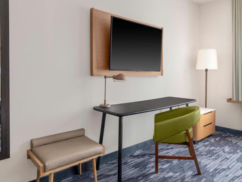 Fairfield Inn Suites By Marriott Detroit Taylor image