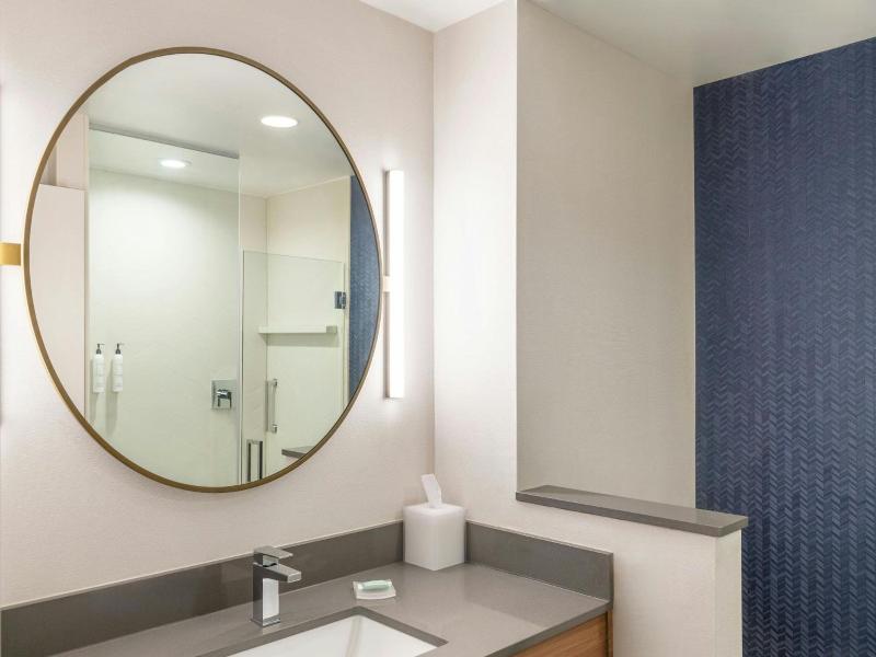 Fairfield Inn Suites By Marriott Detroit Taylor image