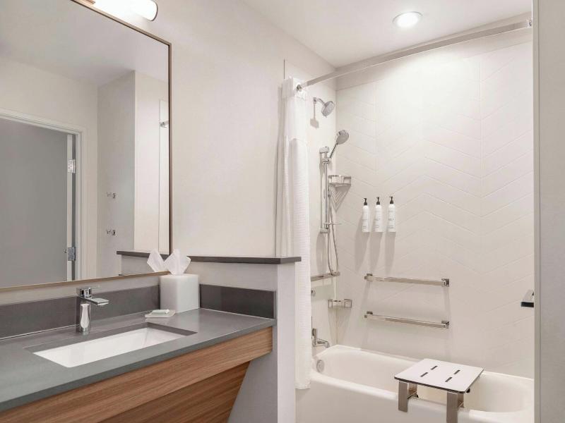 Fairfield Inn Suites By Marriott Detroit Taylor image