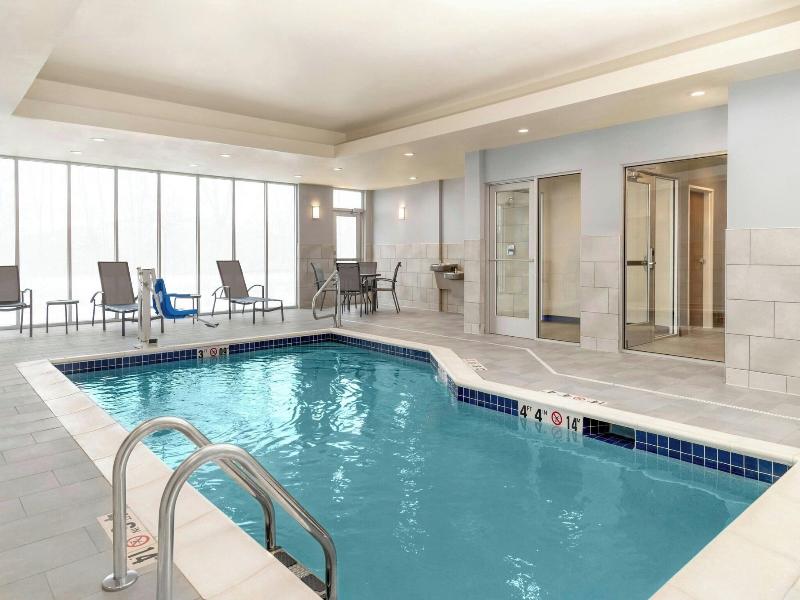 Fairfield Inn Suites By Marriott Detroit Taylor image