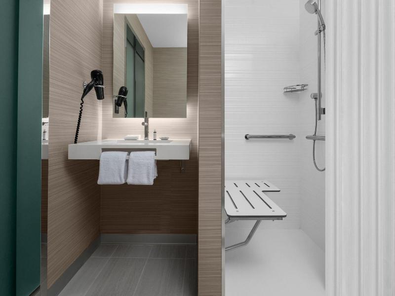 Ac Hotel By Marriott Miami Brickell image