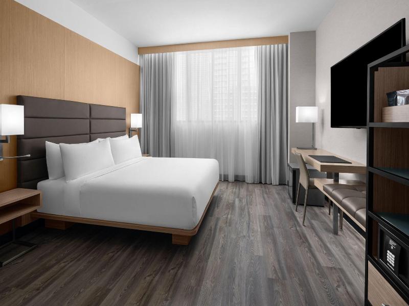 Ac Hotel By Marriott Miami Brickell image
