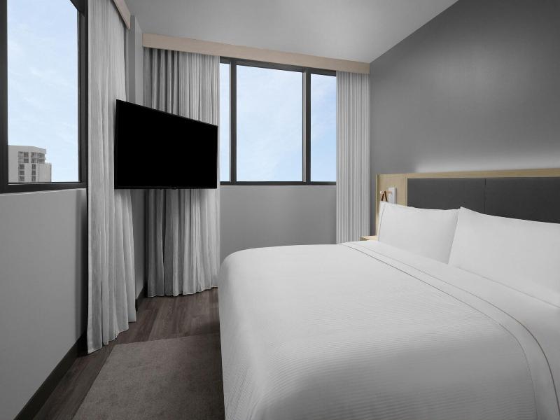 Element Miami Brickell image