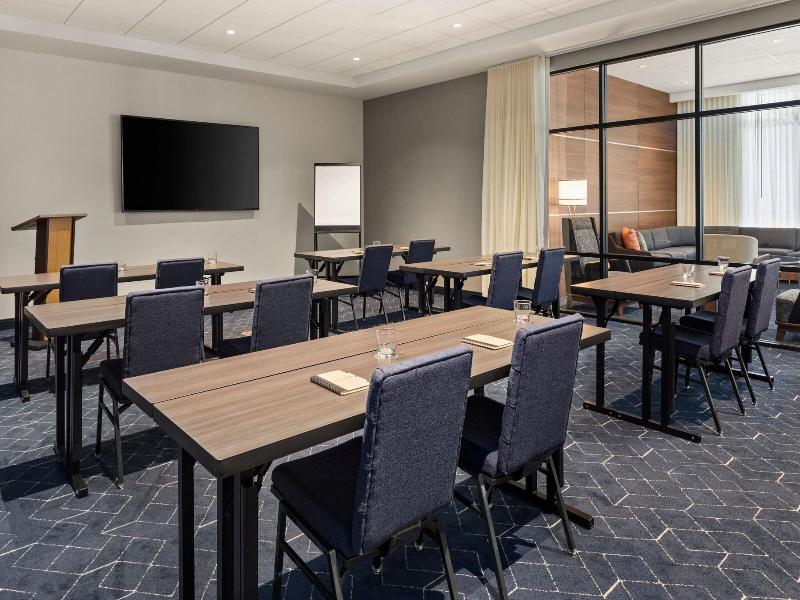 Courtyard By Marriott Owatonna Downtown