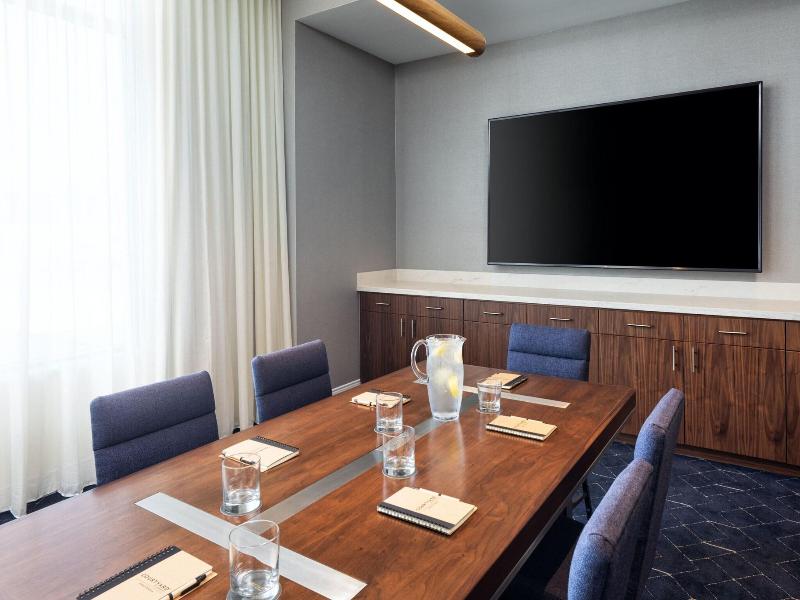 Courtyard By Marriott Owatonna Downtown