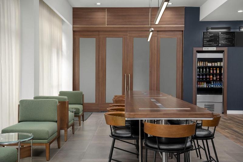 Courtyard By Marriott Northport image
