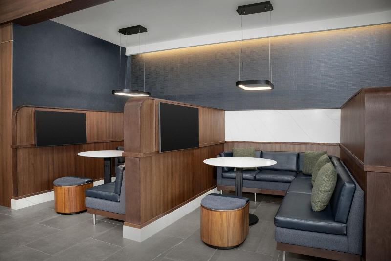 Courtyard By Marriott Northport image