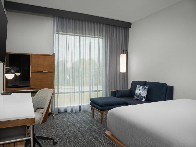 Courtyard By Marriott Northport image