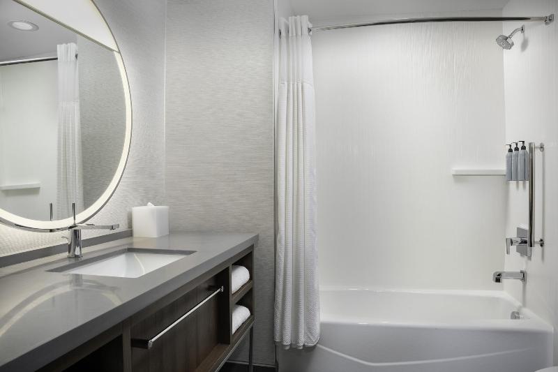 Courtyard By Marriott Northport image