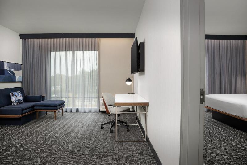 Courtyard By Marriott Northport image