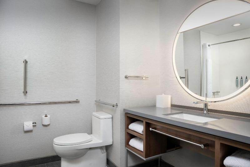 Courtyard By Marriott Northport image