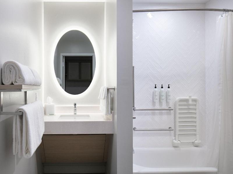 SUITE QUEEN SIZE BED — photo 4
