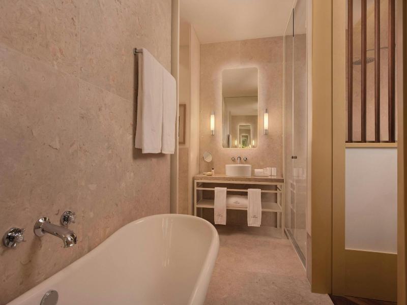 The Ivens Autograph Collection image