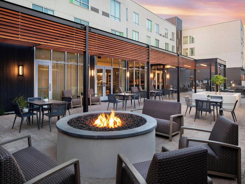 Courtyard By Marriott Fresno Clovis