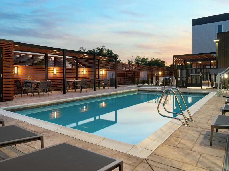 Courtyard By Marriott Fresno Clovis