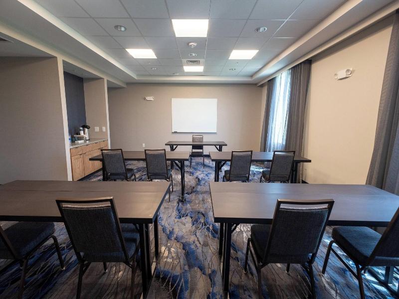 Fairfield Inn Suites By Marriott Fond Du Lac
