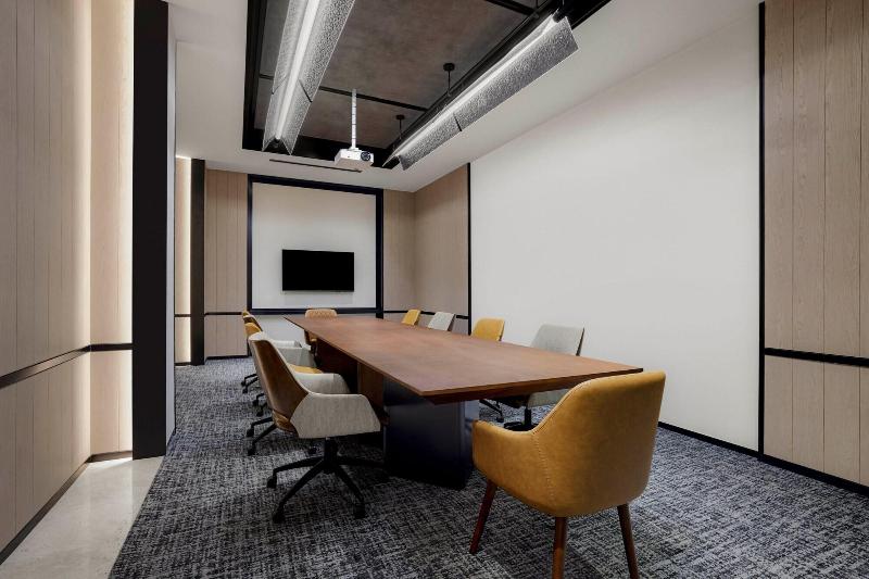 Four Points By Sheraton Shenzhen Bao An image
