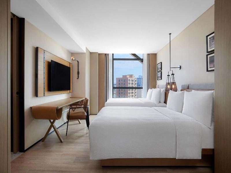 Four Points By Sheraton Shenzhen Bao An image