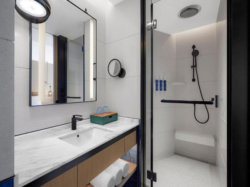Four Points By Sheraton Shenzhen Bao An image
