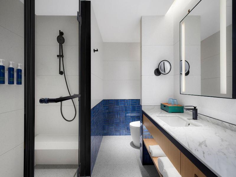 Four Points By Sheraton Shenzhen Bao An image