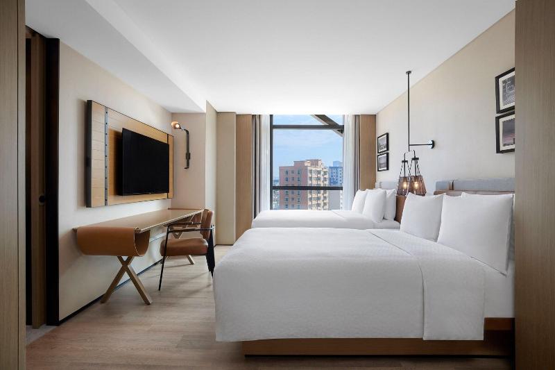 Four Points By Sheraton Shenzhen Bao An image