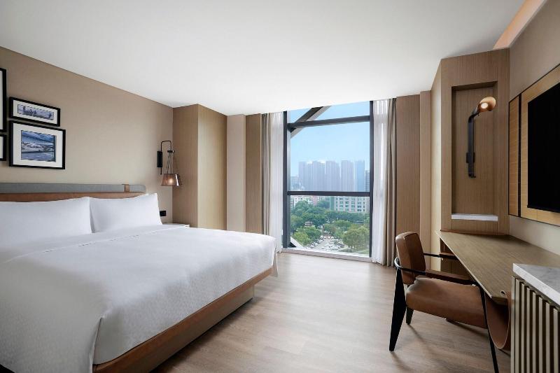 Four Points By Sheraton Shenzhen Bao An image