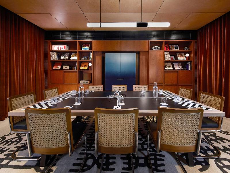 Moxy Sydney Airport image