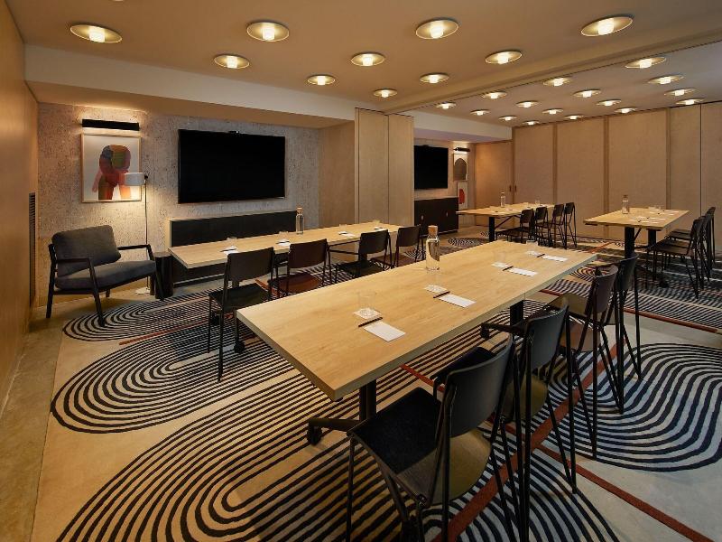 Moxy Sydney Airport image