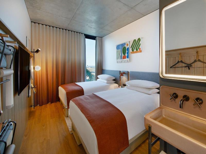 Moxy Sydney Airport image
