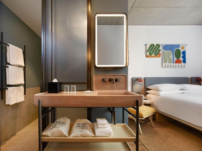 Moxy Sydney Airport image