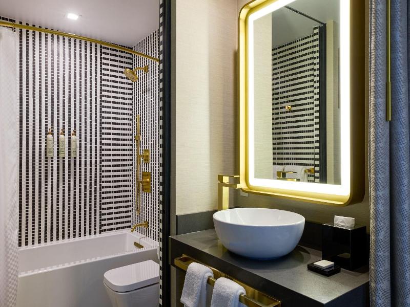 Renaissance New York Harlem Hotel image