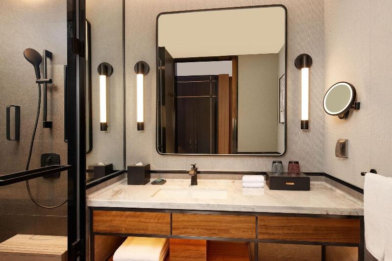 Sheraton Yiyang Four Points Hotel image