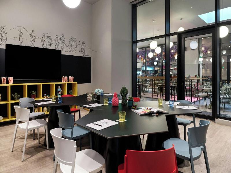 Moxy Athens City image