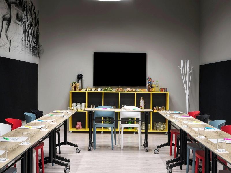 Moxy Athens City image