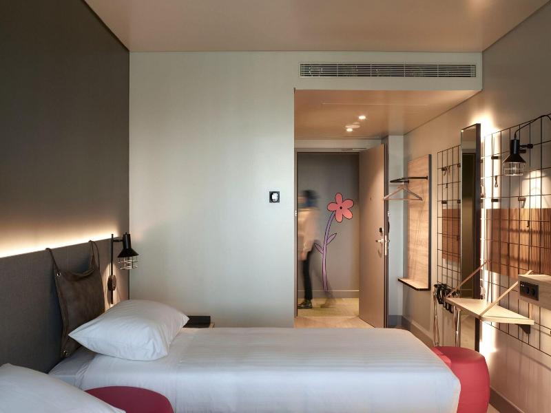 Moxy Athens City image