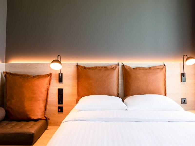 Moxy Plymouth image