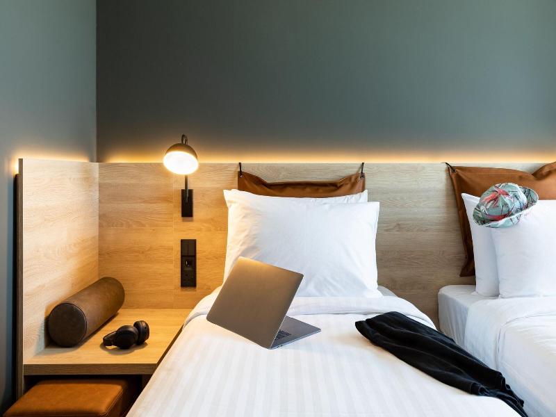 Moxy Plymouth image