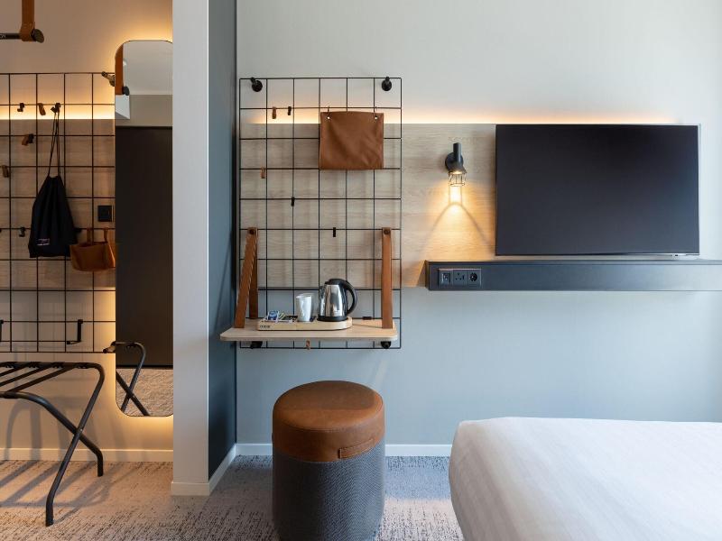 Moxy Plymouth image