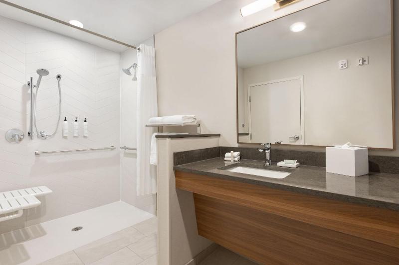 Fairfield Inn Suites By Marriott Rockaway image