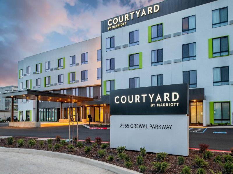 Courtyard By Marriott Modesto North image