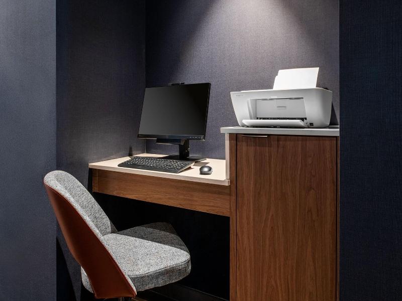Courtyard By Marriott Modesto North image