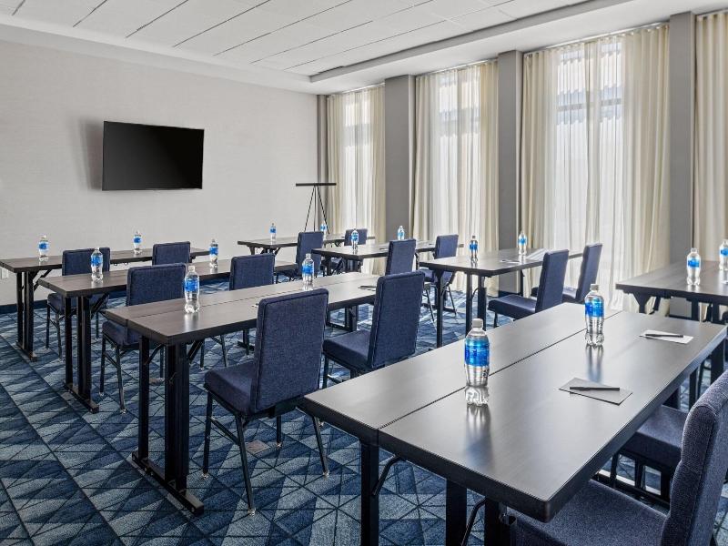 Courtyard By Marriott Modesto North image