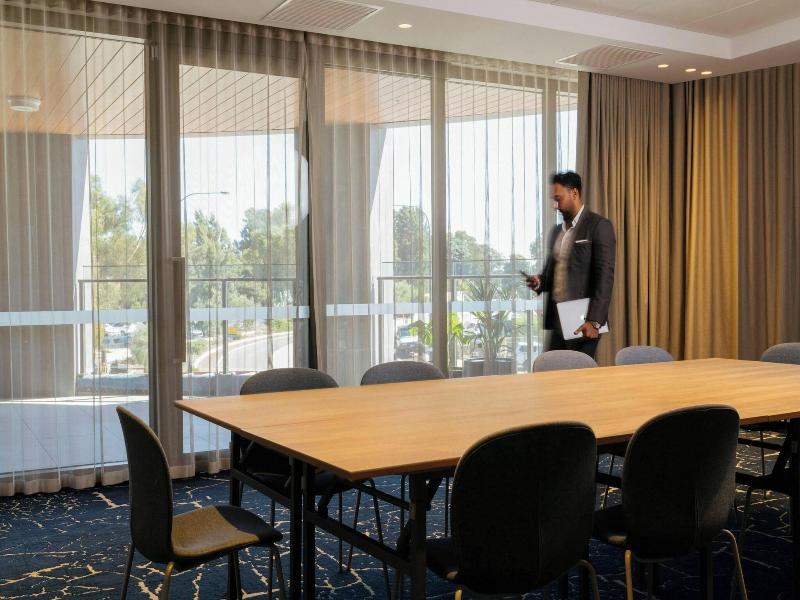 Courtyard By Marriott Perth Murdoch image
