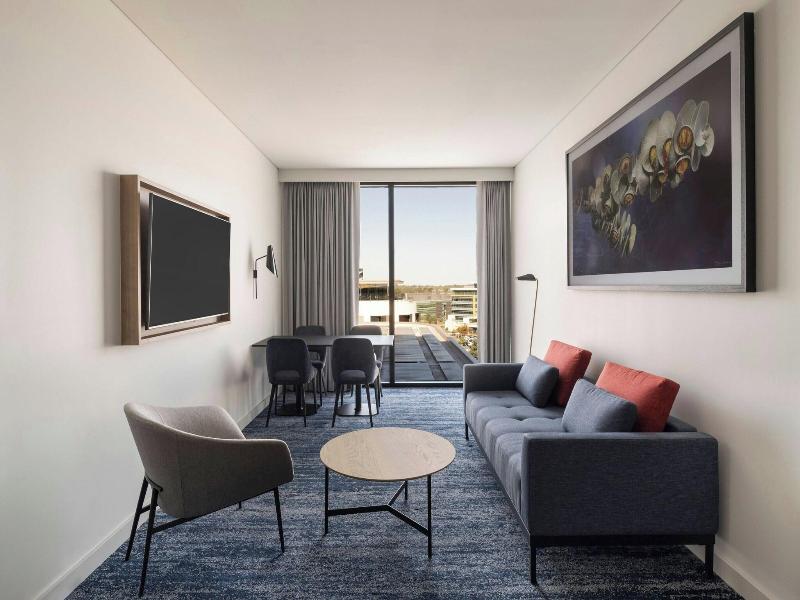 Courtyard By Marriott Perth Murdoch image