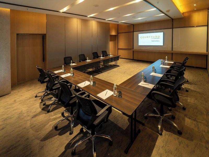 Courtyard By Marriott Vadodara image