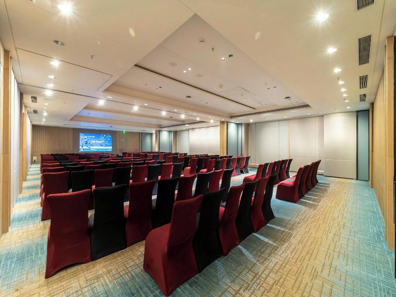 Courtyard By Marriott Vadodara image