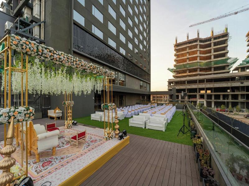 Courtyard By Marriott Vadodara image