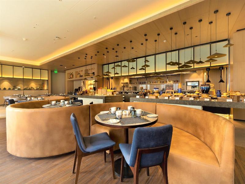 Courtyard By Marriott Vadodara image
