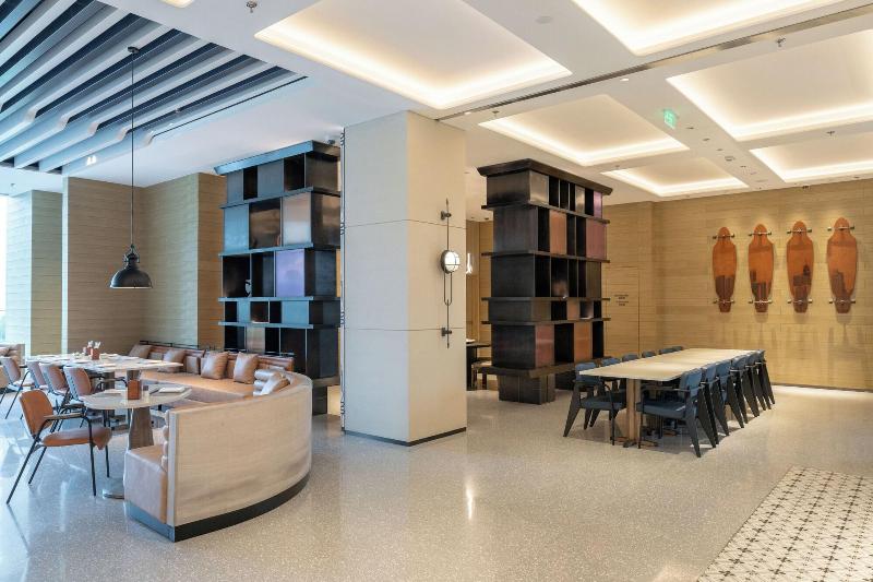 Aloft Yantai image