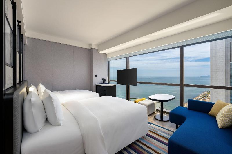 Aloft Yantai image